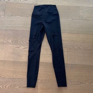 Alo Destroyed Leggings Size M